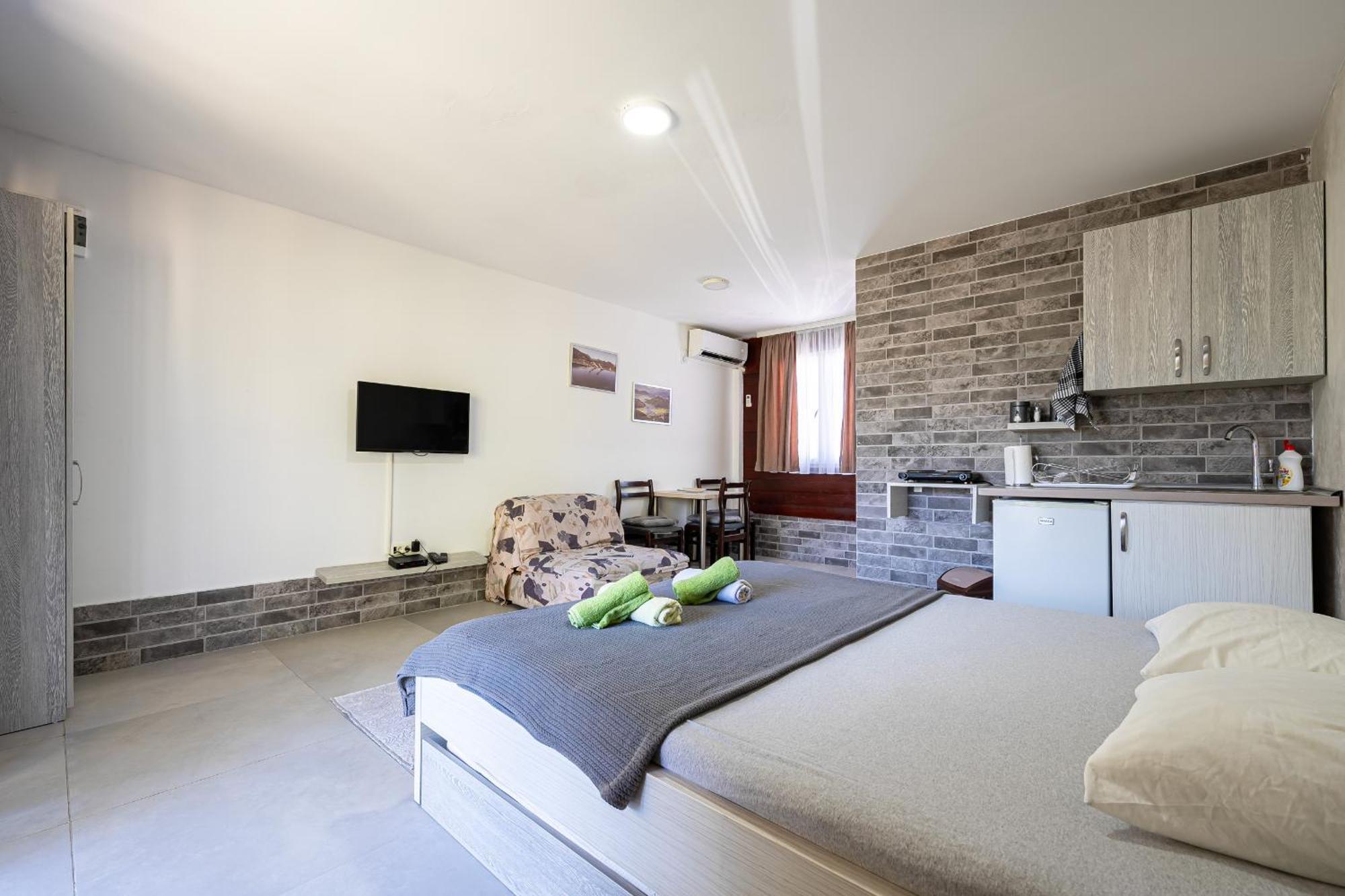 Apartments Obala ポドゴリツァ エクステリア 写真