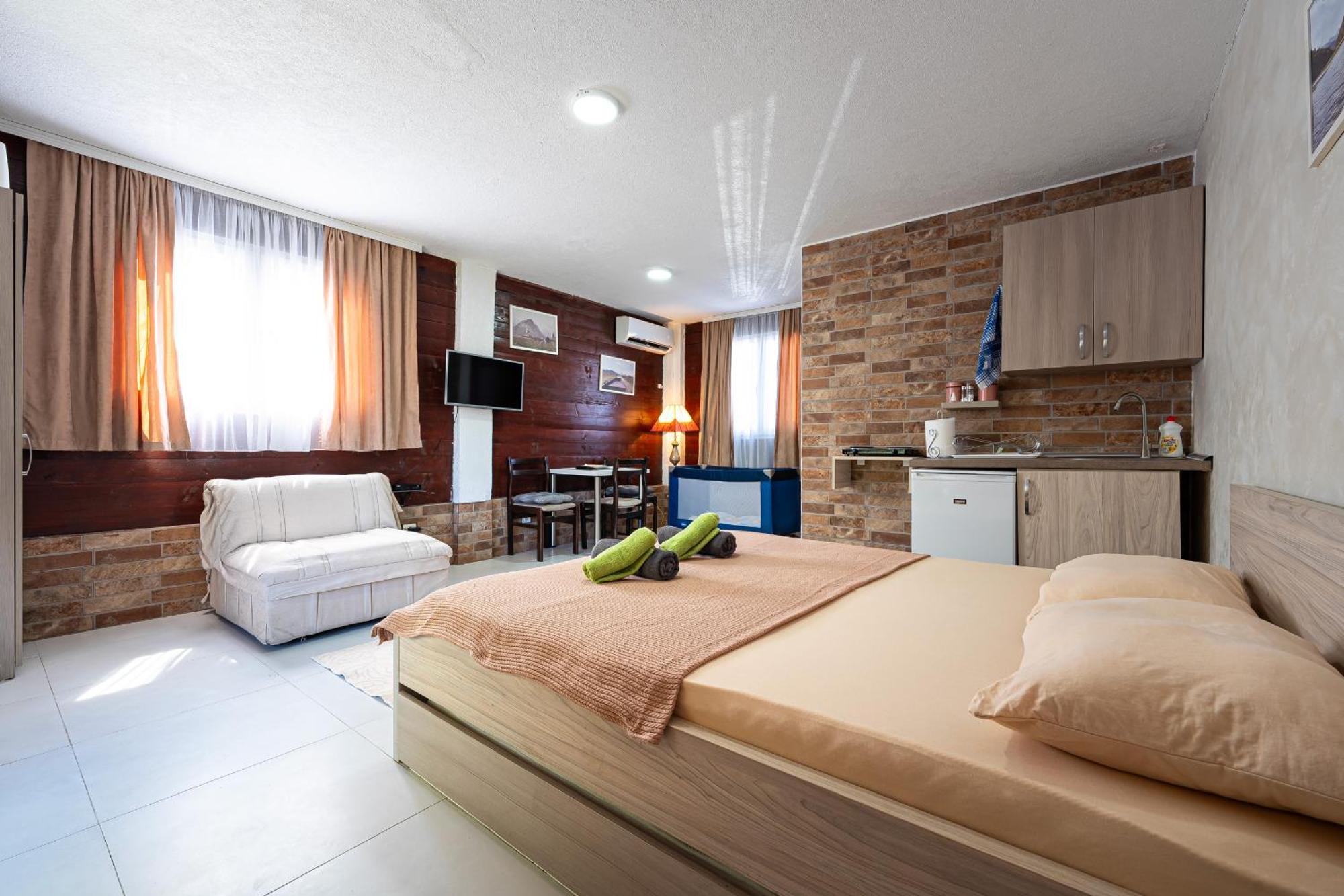 Apartments Obala ポドゴリツァ エクステリア 写真